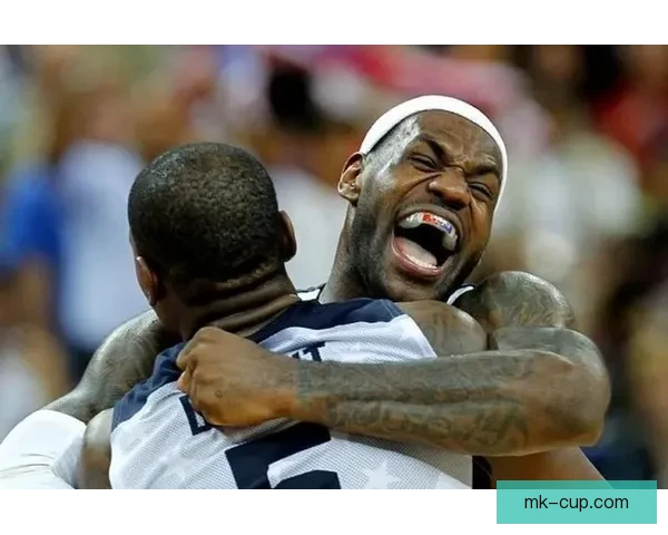 詹姆斯高效轰下14中13表现惊艳杜兰特称他能再打四到五年